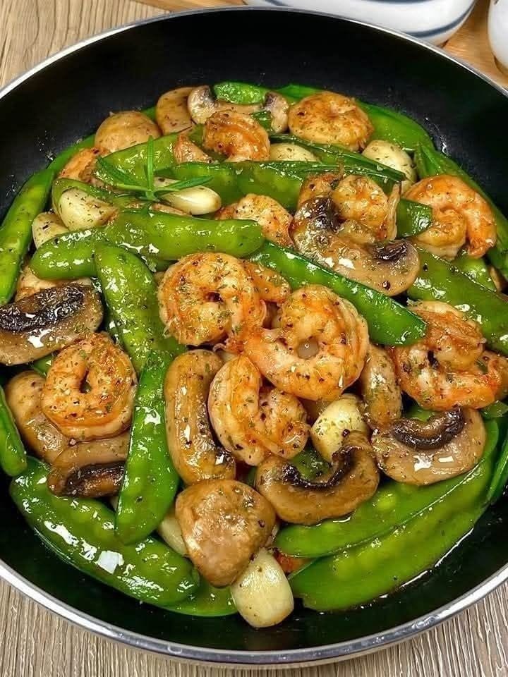 Shrimp and Snow Peas Stir-Fry Recipe with Garlic Soy Sauce