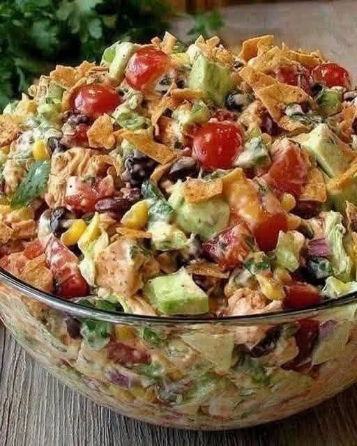 Creamy Chicken Taco Salad – Easy, Flavourful & Protein-Packed