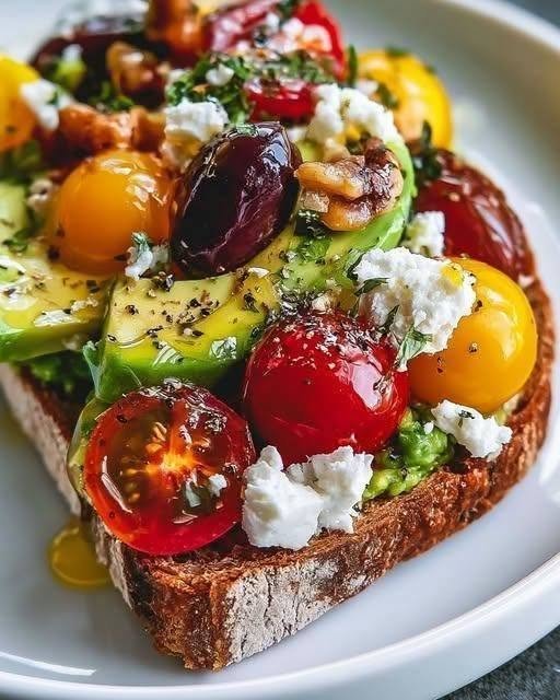 Mediterranean Avocado Toast – Fresh, Healthy & Delicious Breakfast Recipe
