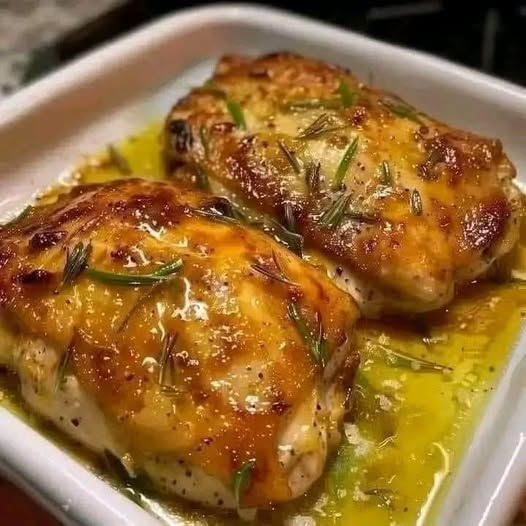 Garlic Butter Rosemary Chicken Thighs – Juicy, Golden & Flavorful
